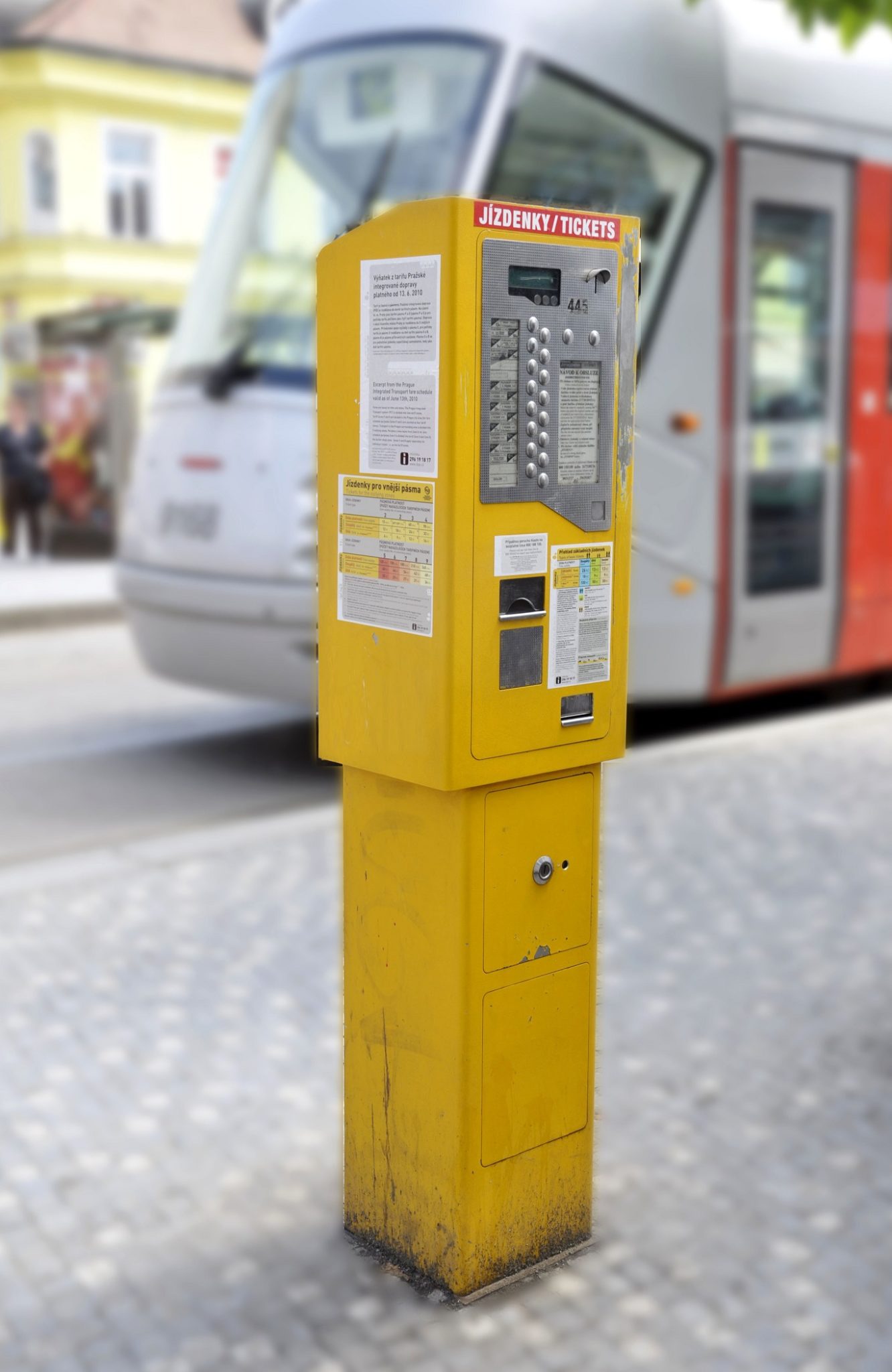 Public transport ticket machine